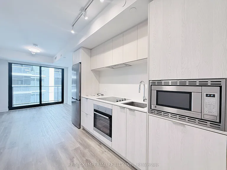 1 Jarvis St #816 — Photo 6