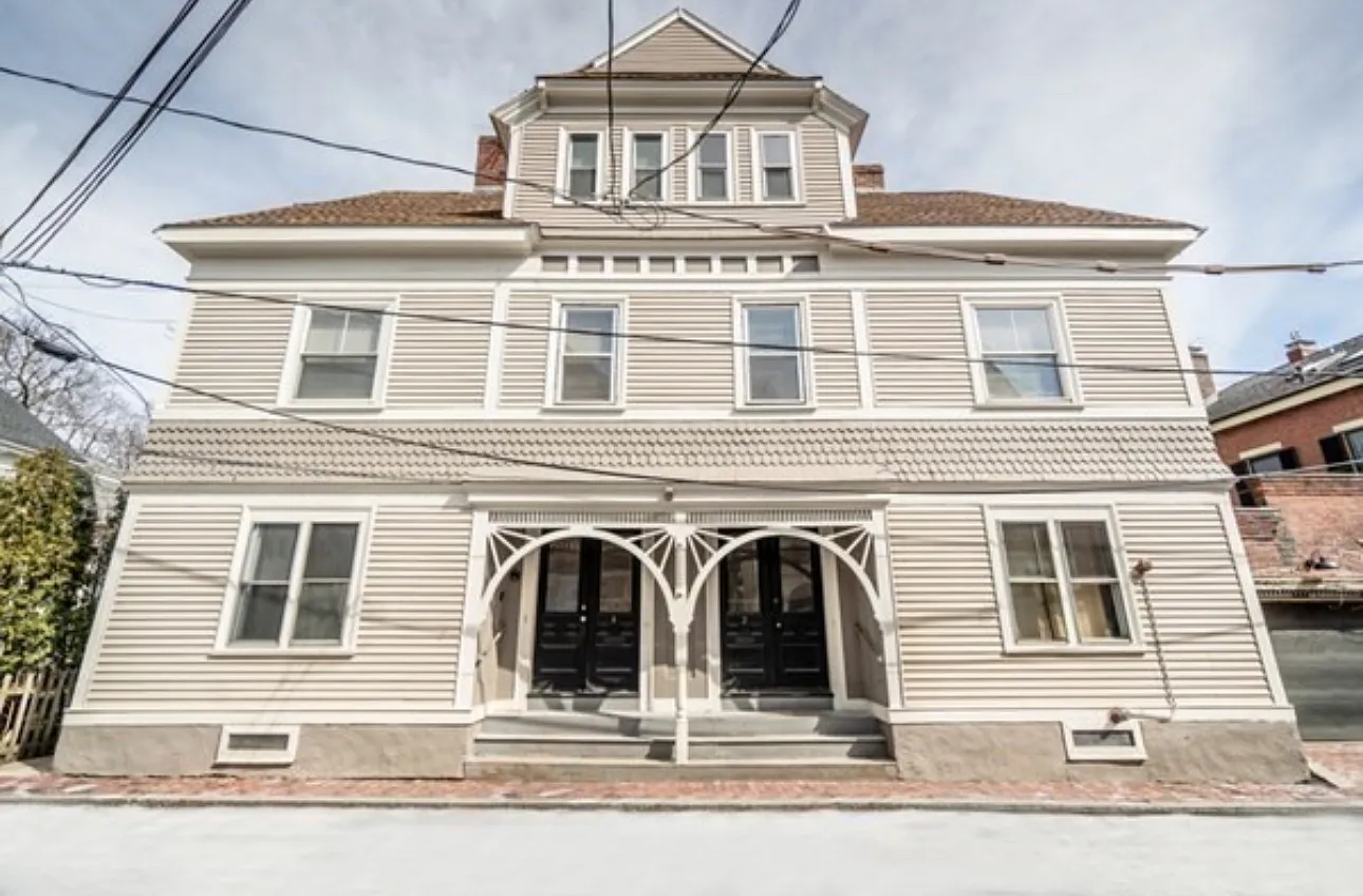 2 Howard St — Photo 1