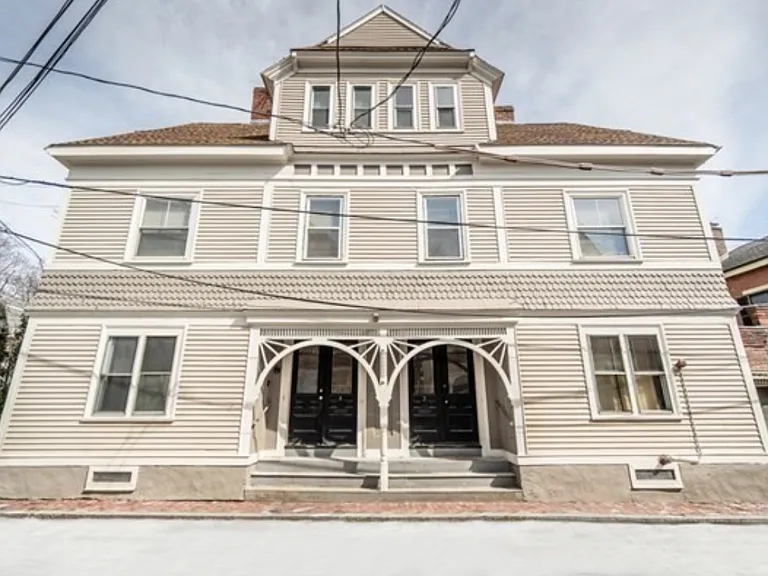 2 Howard St #4 — Photo 1