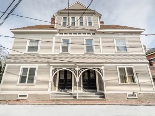 2 Howard St #4, Salem, MA 01970
