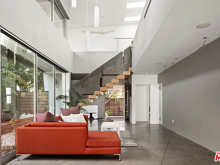710 Milwood Ave — Photo 12