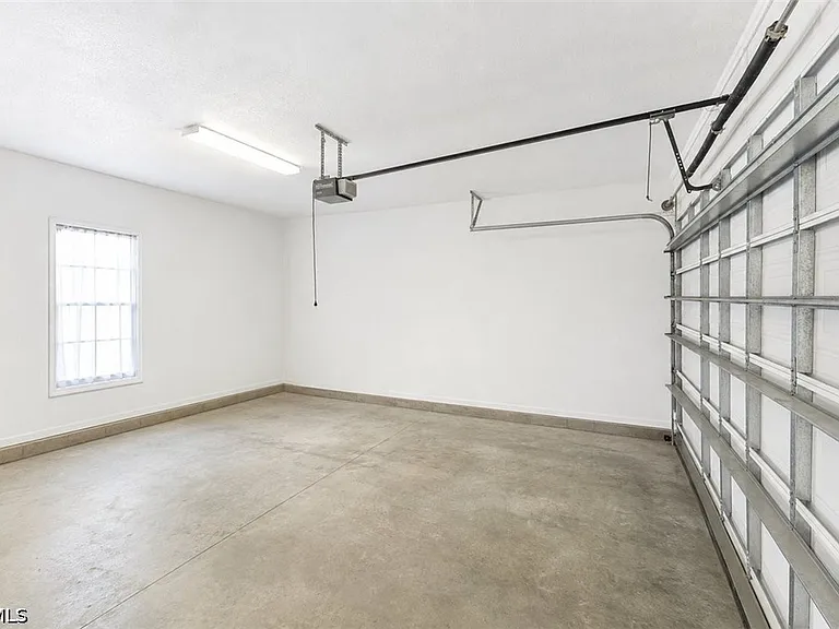 1177 Jay Ter — Photo 12
