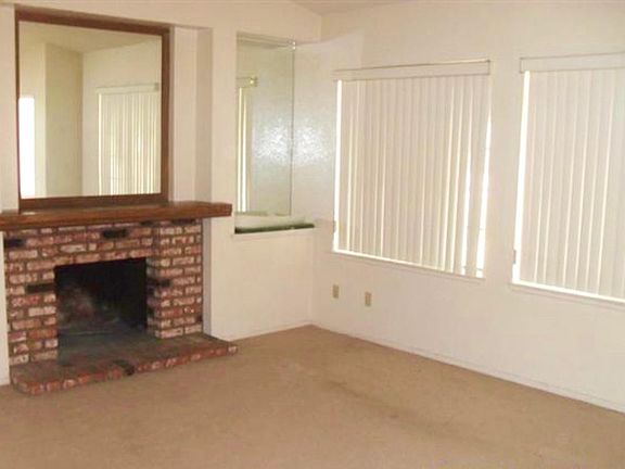 2nd image of 25078 Graduar Ct