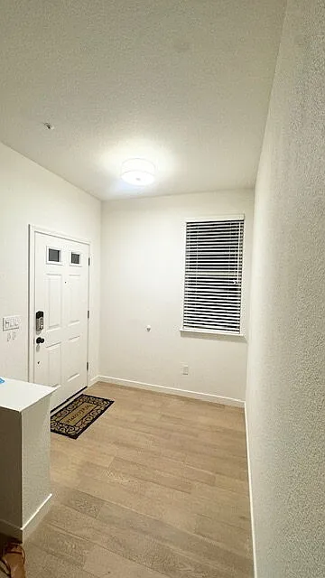 3 bed, 2.5 bath, 1875 sqft, $5,500 — Photo 4