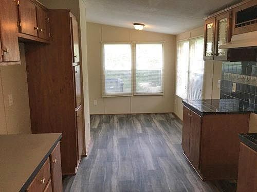 4th image of 85 Wood Ave