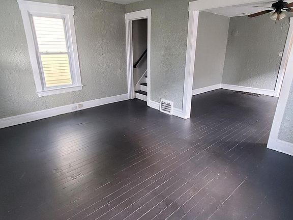 3rd image of 11716 Franklin Blvd