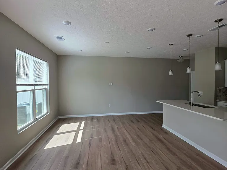 7235 Grandway Dr — Photo 9