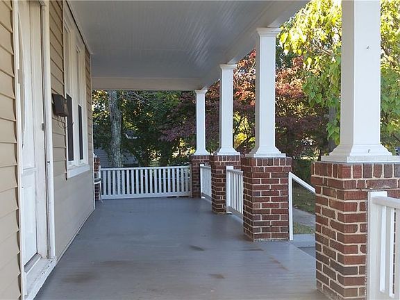 5th image of 3403 Broadway St