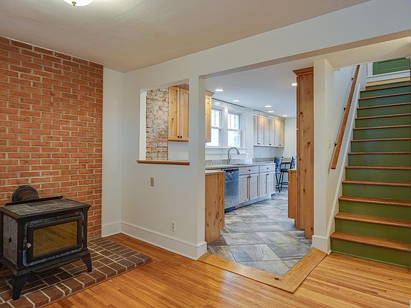 2nd image of 1420 Crawford Ave