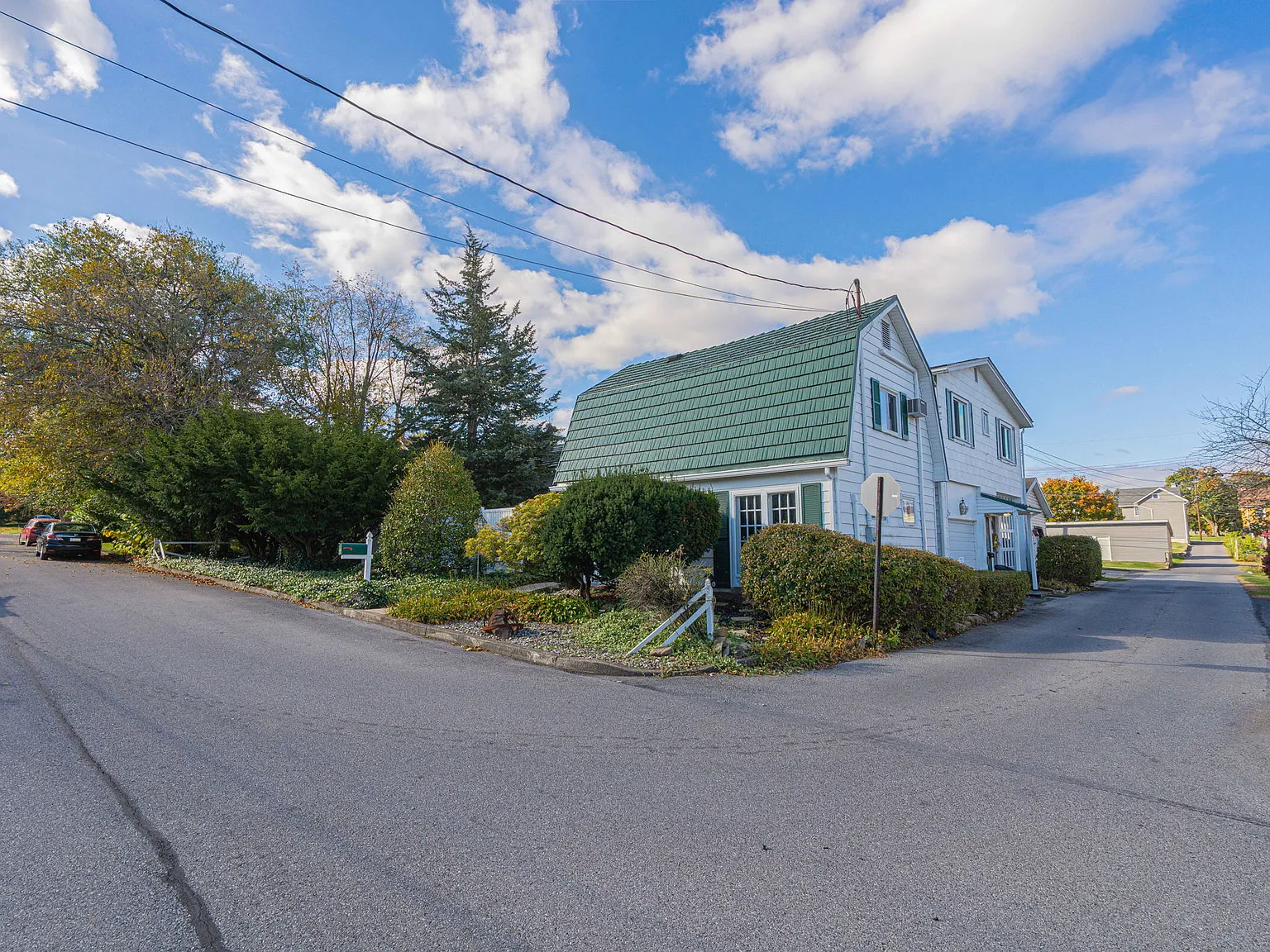 3 bed, 1922 sqft, $3,000 — Photo 3