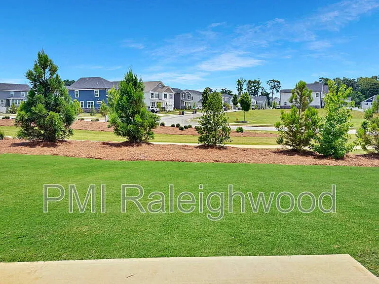 136 Kobus Ct — Photo 24