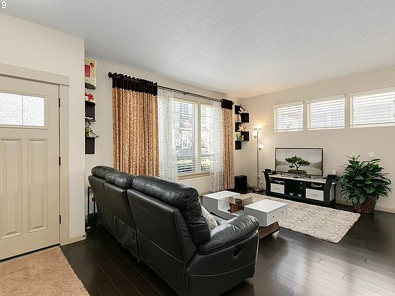 5th image of 289 NE Sloan Way