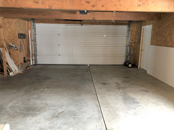 2nd image of 2204 Lyndale Ln