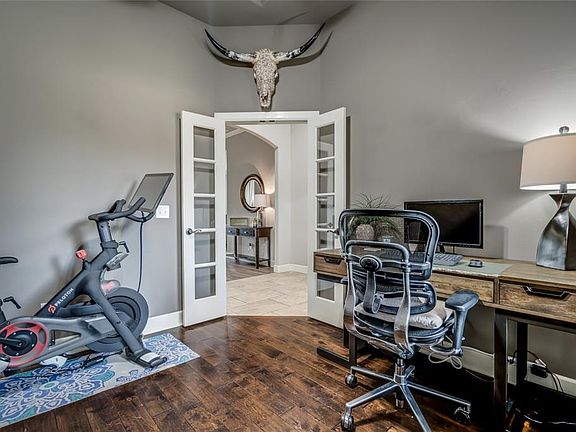 5th image of 905 NW 189th Cir