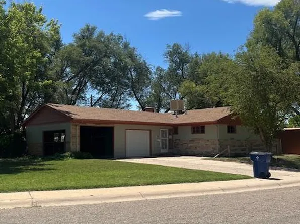 1820 Lark Bunting Ln, Pueblo, CO 81001