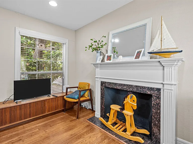 2311 Addison Rd — Photo 30
