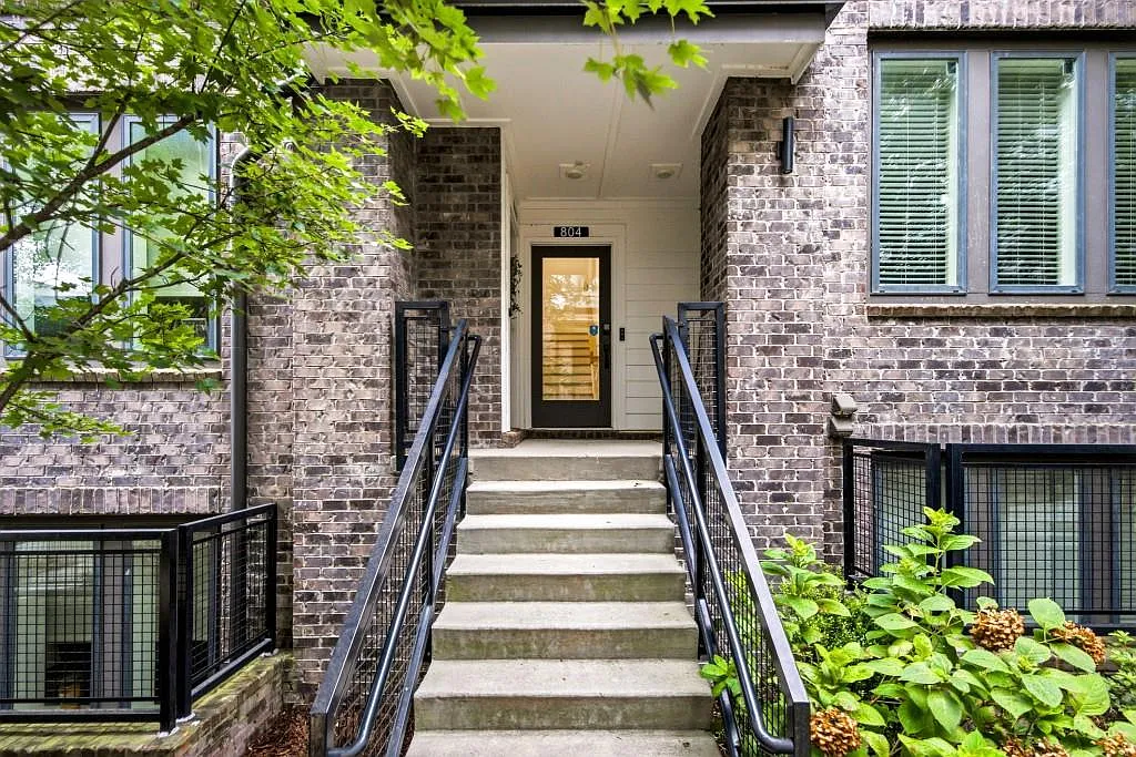 2 bed, 2.5 bath, 1994 sqft, $3,350 — Photo 1