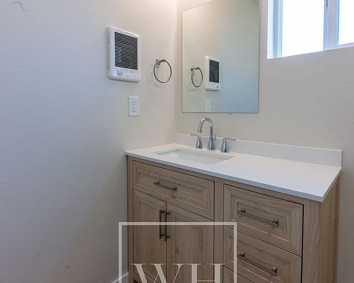 108 SE 6th St — Photo 30
