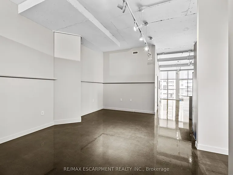 66 Bay St S #614 — Photo 6
