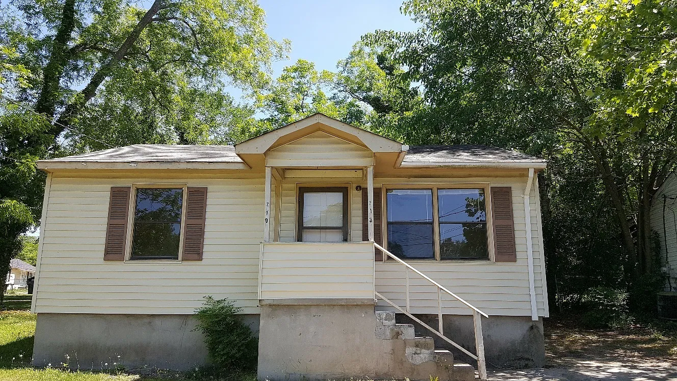 210 Barton — Photo 1
