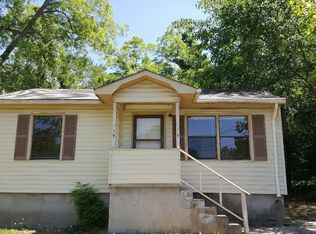 210 Barton Dr, Dublin, GA 31021