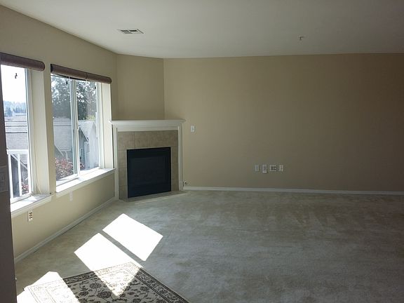4th image of 1318 37th St Unit 3444