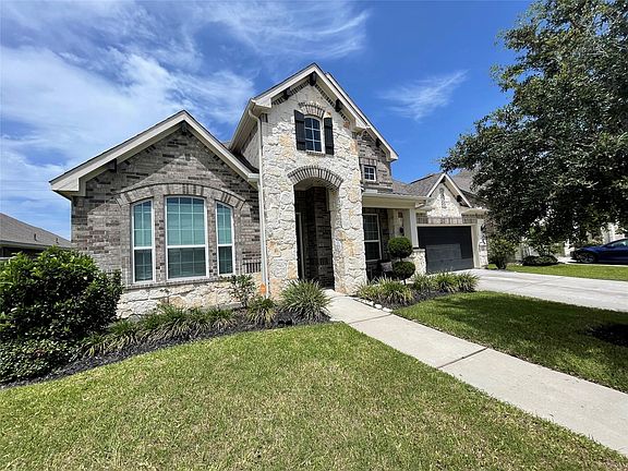 2nd image of 2025 Clearwater Grove Ln