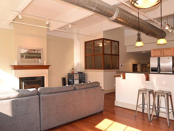3rd image of 210 Ellicott St Floor 3