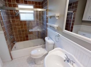 1712 Siesta Dr, Sarasota, FL 34239