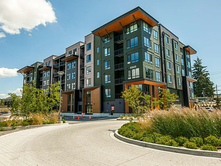 6949 NE 184th Lane #109 Kenmore, WA. 98028