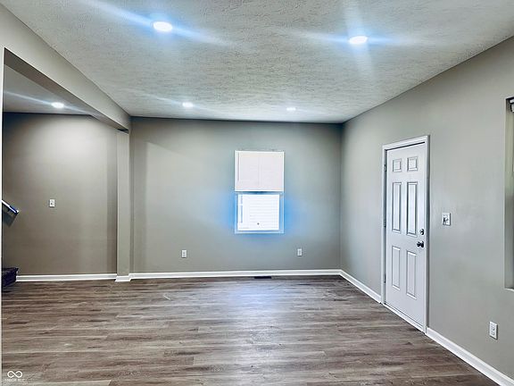 4th image of 714 W Charles St