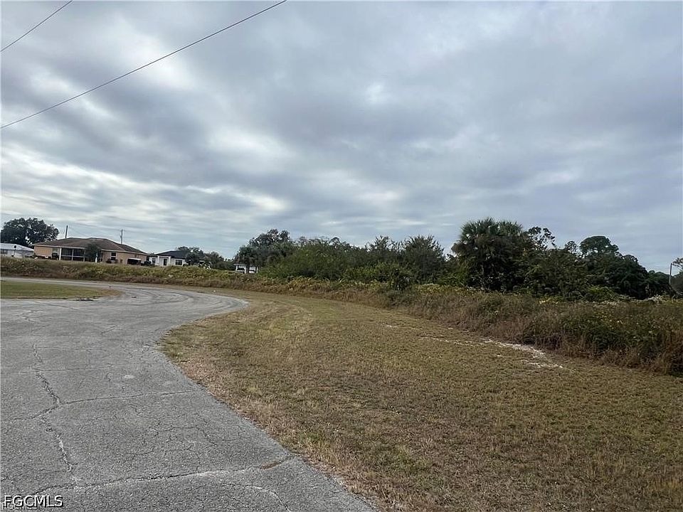 2nd image of 3007 Mecca Ct
