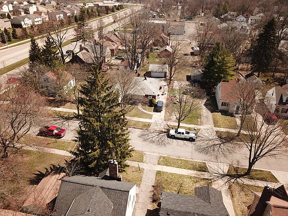 5th image of 168 Dwight Ave