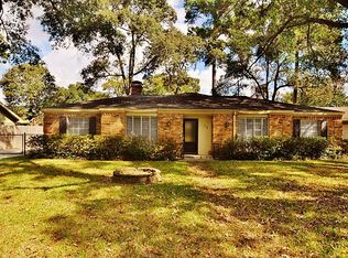 106 Chelsea Rd, Conroe, TX 77304