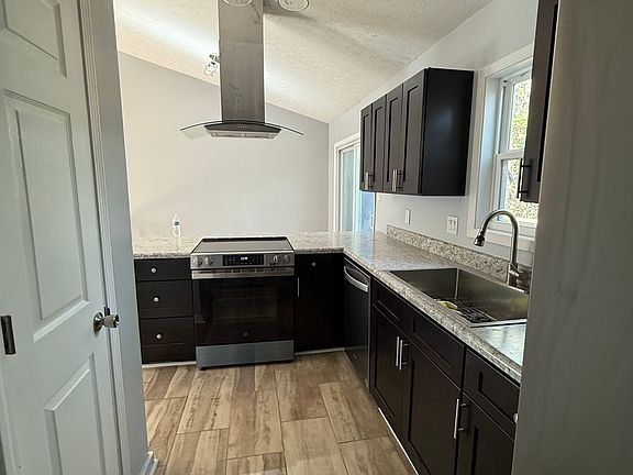 2nd image of 6488 Pittsfield Dr #1