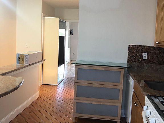 3rd image of 105 Donley Ave #2C