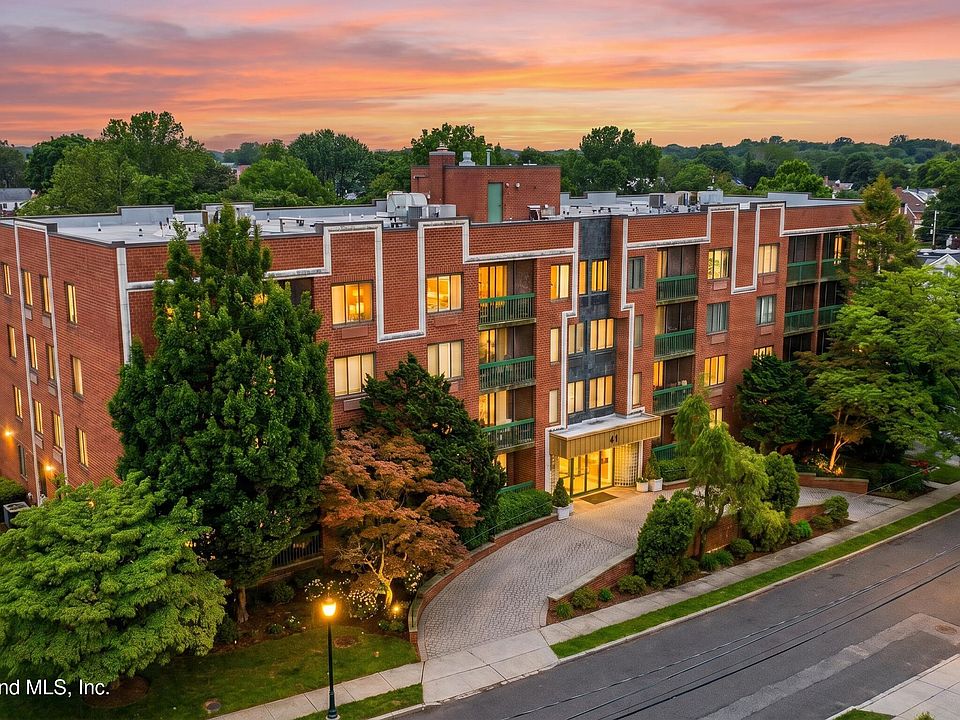 1st image of 41 Wellington Ct APT 3F
