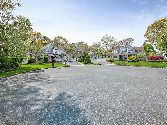 3rd image of 6 Ivy Court