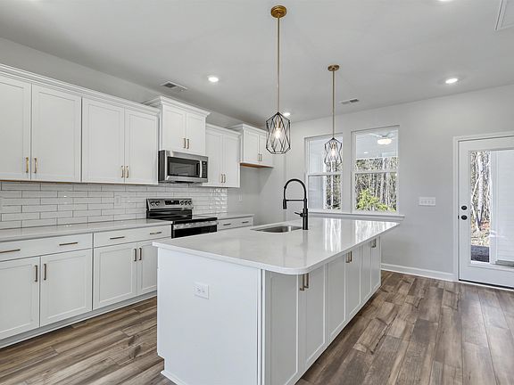 4th image of 240 Layla Way #202