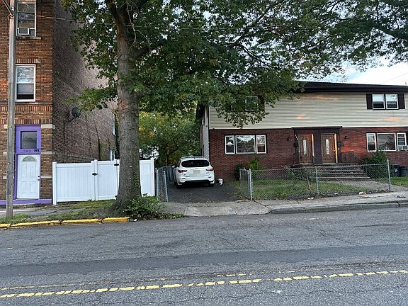 3rd image of 309-311 Rhode Island Ave
