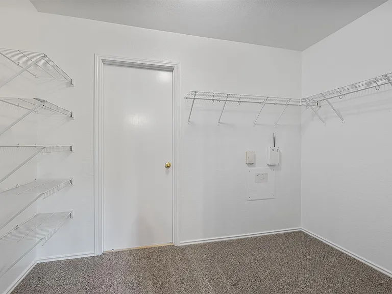 1713 Darjeeling Dr — Photo 20