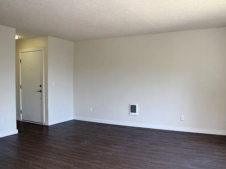 9222 N Lombard St — Photo 10