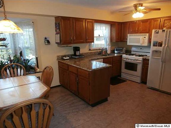 2nd image of 10 Snyder Dr