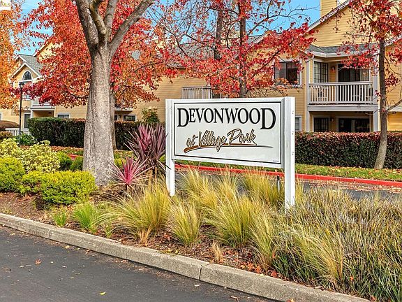 2nd image of 1105 Devonwood