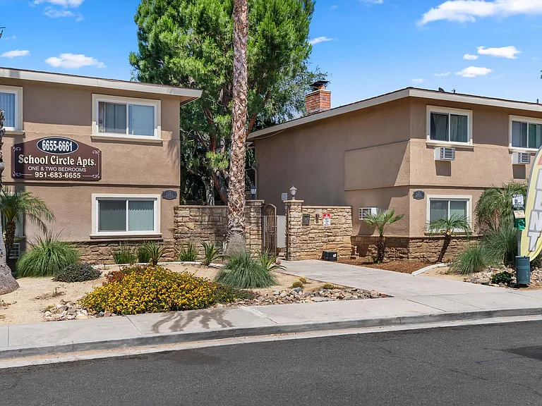School Circle Apartments - Riverside, CA — Photo 28