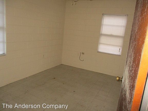 5th image of 1111 Crawford Dr