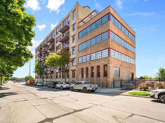 2nd image of 215 W Maple STREET #311