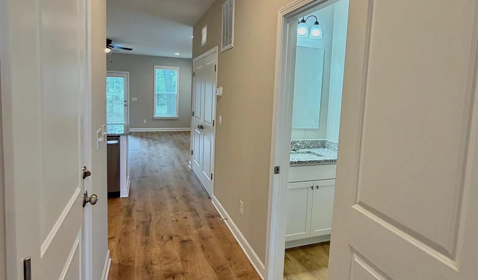 211 Jackson St — Photo 3