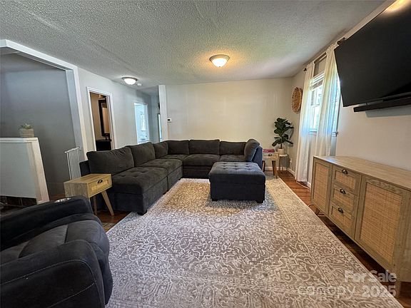 3rd image of 506 Greenbriar Dr #59