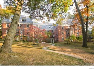 70 Pinewood Rd APT 1A, Hartsdale, NY 10530